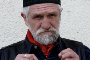 Sculptorul Valer Neag vernisează, luni, expoziţia “Umbra”