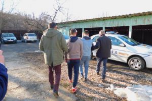 Patru bărbaţi, în arest după scandal la Izvoarele