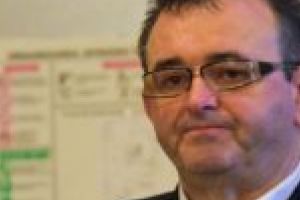 Tismănariu, primarul care face lumină atât în cadrul scenariului sumbru de care este bănuit Guvernul, pe tema bugetului, cât şi în privinţa traseismului politic!