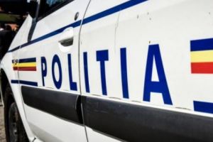 HAOS ÎN CAPITALĂ. Traficul este BLOCAT, după ce un acoperiş a căzut pe şina de TRAMVAI   NEWS ALERT!