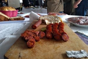 Surpriză la Worschtkoschtprob: cei mai buni carnaţi bănăţeni, produşi de echipa oraşului gazdă