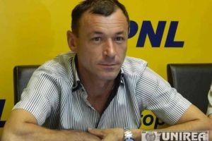 Fostul primar al comunei Vinţu de Jos, trimis în judecată pentru delapidare, alături de fostul director economic al instituţiei.