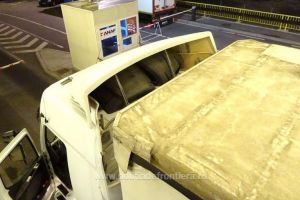 Doi cetateni turci au incercat sa intre ilegal in Romania. De necrezut la ce varianta au apelat. Unde au fost gasiti de politistii de frontiera (galerie foto)