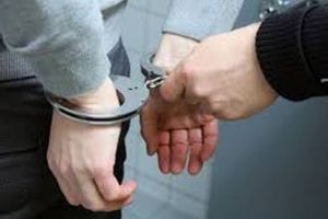 Bărbat de 43 de ani, din Alba Iulia, REȚINUT de poliţişti pentru HĂRȚUIRE. A trimis mai multe mesaje cu expresii jignitoare soţiei de care este despărţit