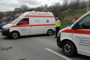 Doua persoane rănite în urma unei tamponări