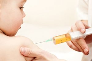 Facebook vrea să cenzureze postările anti-vaccinare