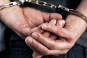 Acţiune CRIMINALĂ împotriva unei militante ANTICORUPŢIE. Un GREU din politică a fost ARESTAT