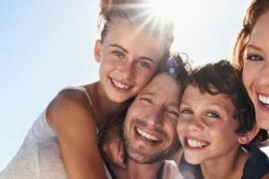 S-a votat, este OFICIAL! În Franţa „tata” şi  „mama” DEVIN  „părintele 1” şi  „părintele 2”