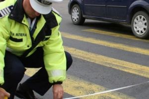 Pieton lovit pe trecerea de pietoni pe strada Oberth