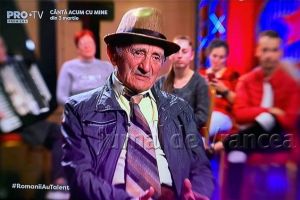 VIDEO: Țăranu sărac din Cîmpineanca şi câinele „Becali” au umplut de „noroc” scena de la Românii au Talent