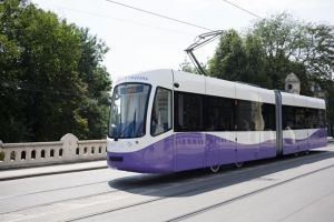 Licitaţia 2 pentru tramvaie noi, blocată la nici 10 zile de la lansare. Caietul de sarcini a fost contestat