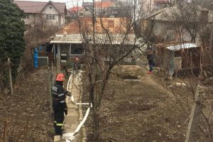 Judetul Tulcea. Incendiu izbucnit la o casa. Pompierii au intervenit la fata locului (galerie foto)