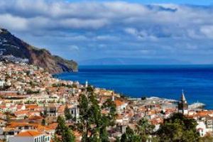Numarul de turisti straini care au vizitat Portugalia se mentine la un nivel record, desi cresterea sa a incetinit