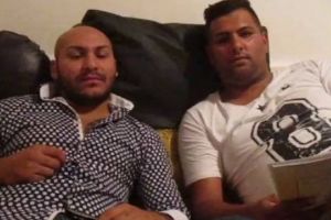 Cântăreţul HOMOSEXUAL a „RUPT” showbizul românesc. A fost prins în timp ce se SĂRUTA cu un ALT BĂRBAT - Foto