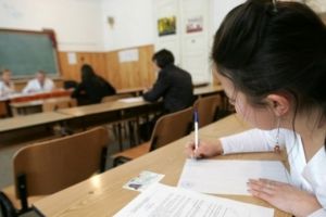 Bacalaureatde10.ro sau cum să iei BACUL fără să dormi cu cartea sub pernă