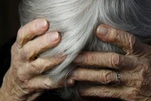 Un general NONAGENAR a pierdut RĂZBOIUL cu două românce. INCREDIBIL cum a fost PĂCĂLIT bătrânul de 100.000 de euro