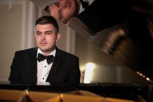 VIDEOCLIP. Sorin Petric îşi surprinde fanii cu o nouă melodie