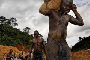 Dezastru! Peste 60 de mineri au murit într-o mină de aur ilegală