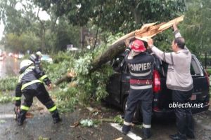 ISU Ialomiţa: Recomandări pentru protecţia populaţiei pe timpul manifestărilor violente ale vremii