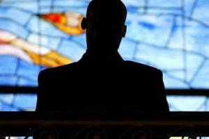 Afacere EXPLOZIVĂ de SPIONAJ. Fiul unui MILIARDAR român, mort în CONDIȚII DUBIOASE, FOSTUL ȘEF MI6 şi un funcţionar de la COTROCENI