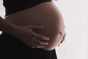Școala Mamei: Viitorii părinţi vor învăţa cum să aibă grijă de nou-născuţi