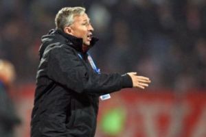 Criza a lovit CFR-ul! Dan Petrescu, chemat de urgenţă