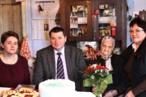 Localnică din Ozun, sărbătorită la împlinirea a 102 ani
