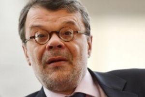 Demisie BOMBĂ .  Preşedintele AEP, Daniel Barbu renunţă la funcţie. Misiune grea pentru  preşedintele ALDE, Călin Popescu Tăriceanu