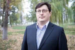 Secretarul de stat Tiberius Brădăţan infirmă că s-ar închide vreun spital în judeţul Suceava