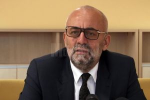 Rîmbu susţine sancţionarea drastică a unui cardiolog din spital, care întârzie ...