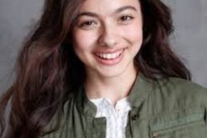 Laura Bretan care susţine referendumul ÎMPOTRIVA homosexualităţii în România a fost  „PEDEPSITĂ” de DOI juraţi HOMOSEXUALI  la Eurovision. VIDEO în articol