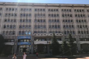 Transportul în comun, pe… masa Prefecturii