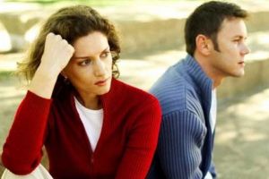 Defectele partenerului – trăim cu ele sau încercăm să-l schimbăm?