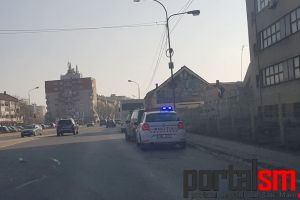 FOTO. Autobuz cu muncitori implicat într-un accident, în municipiul Satu Mare