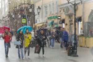 Prognoza meteo pe două săptămâni – Temperaturi fluctuante şi precipitaţii