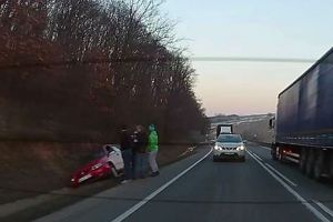 Un orădean rupt de beat, reţinut în Cluj după ce a provocat un accident rutier