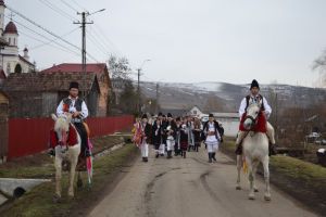Nuntă ca pe vremuri în satul Budeşti-Fânaţe (FOTO-VIDEO)