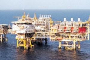 Proiectul OMV Petrom de săpare sonde de exploatare petrolieră în Marea Neagră, în dezbatere publică