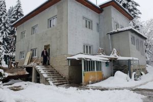 Spitalul din Vlăhiţa se dezvoltă cu bani de la sponsori
