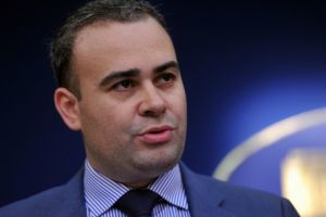 Strategul PSD, un plagiator: Darius Vâlcov are un doctorat în economie furat din alte lucrări