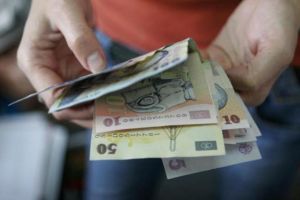 Două barmaniţe din Praid şi Ocna de Sus au fost înşelate de un necunoscut la schimbarea unor sume de bani