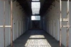 Criminalul fara discernamant de la psihiatrie care a ucis un pacient in bataie a murit in Penitenciarul Braila