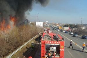 ZECI de MAȘINI INCENDIATE. Stare de ALERTĂ ISU. Pericol lângă Bucureşti