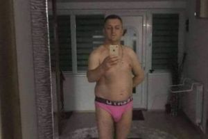 Primarul ”porno” a primit titlul care-l merită: ”Primar de patru stele”