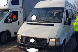 Transporturi rutiere de mărfuri şi persoane verificate de poliţişti