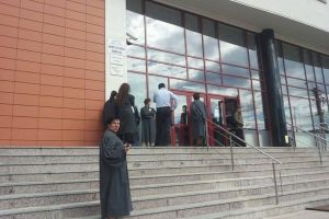Condamnare cu suspendare pentru autorul unui accident rutier mortal produs pe un drum din Apuseni. Instanţa de judecată a descoperit o culpă comună a şoferului şi a victimei