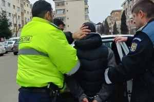Aflat sub influenţa alcoolului, un sătmărean şi-a bătut soţia. Au intervenit poliţiştii