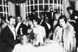 Morţi împăcaţi cu de-a sila. Carol al II-lea, Mihai I, Ferdinand, Maria şi Elena