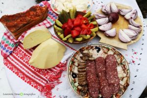 Gusturile Iernii ale Sibiului – Trei zile de festin culinar şi concursuri de făcut brânzeturi, slănină şi cârnaţi