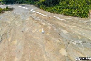 FOTO; VIDEO: Cupru Min Abrud vrea să demoleze turla bisericii din lacul de steril pentru ca fotografii să nu mai aibă ce poza atunci când merg la Valea Şesei